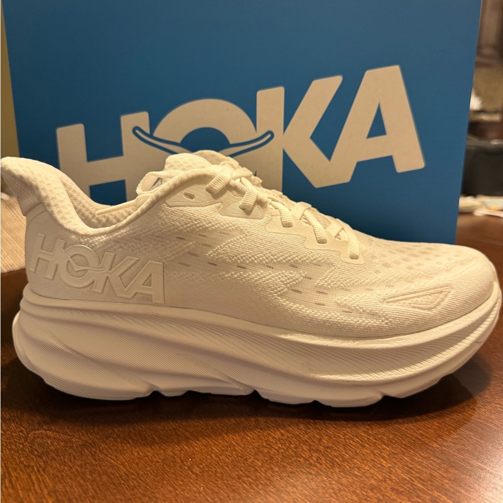 HOKA CLIFTON 9